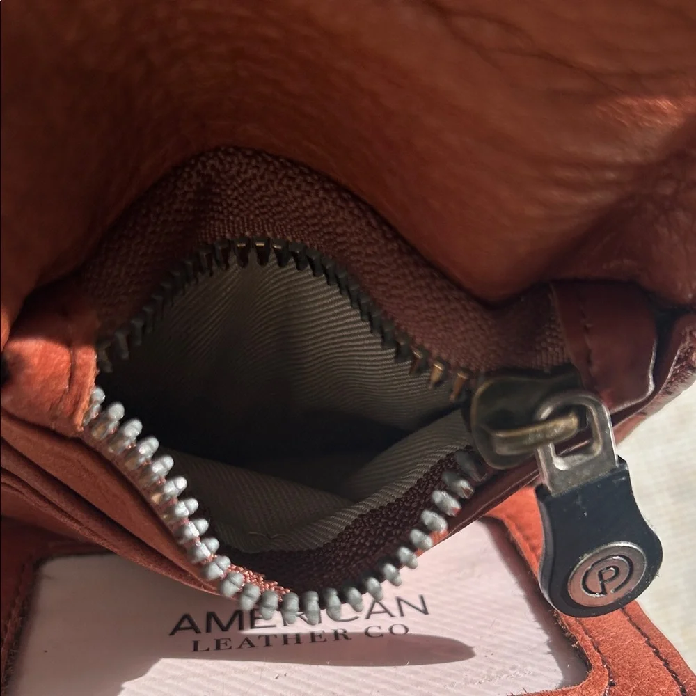 NWOT American Leather Company Veronica Bi-fold Wallet